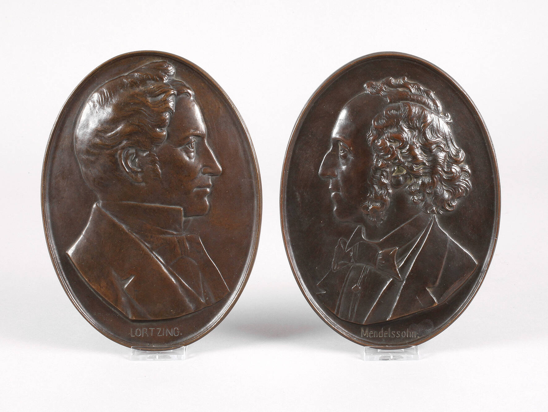 Bronzeplaketten Lortzing und Mendelssohn