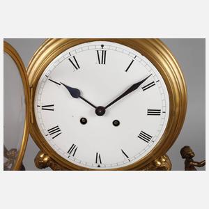 Feine Kaminuhr mit Kentauren