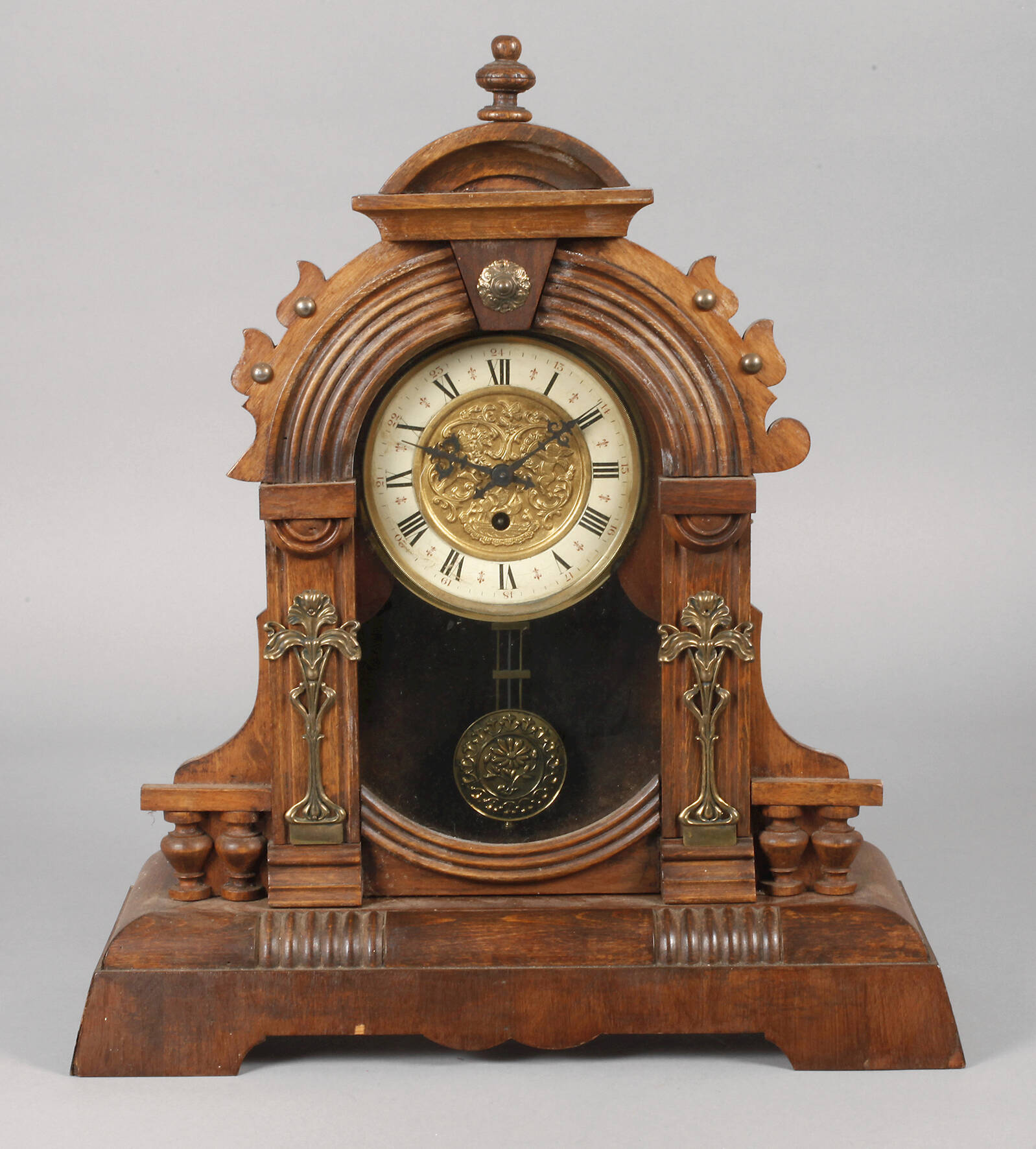 Tischuhr Historismus