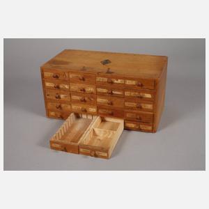 Drei Uhrmacherkästchen