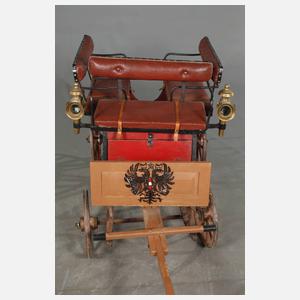 Kinderkutsche mit Österreich-ungarischem Wappen