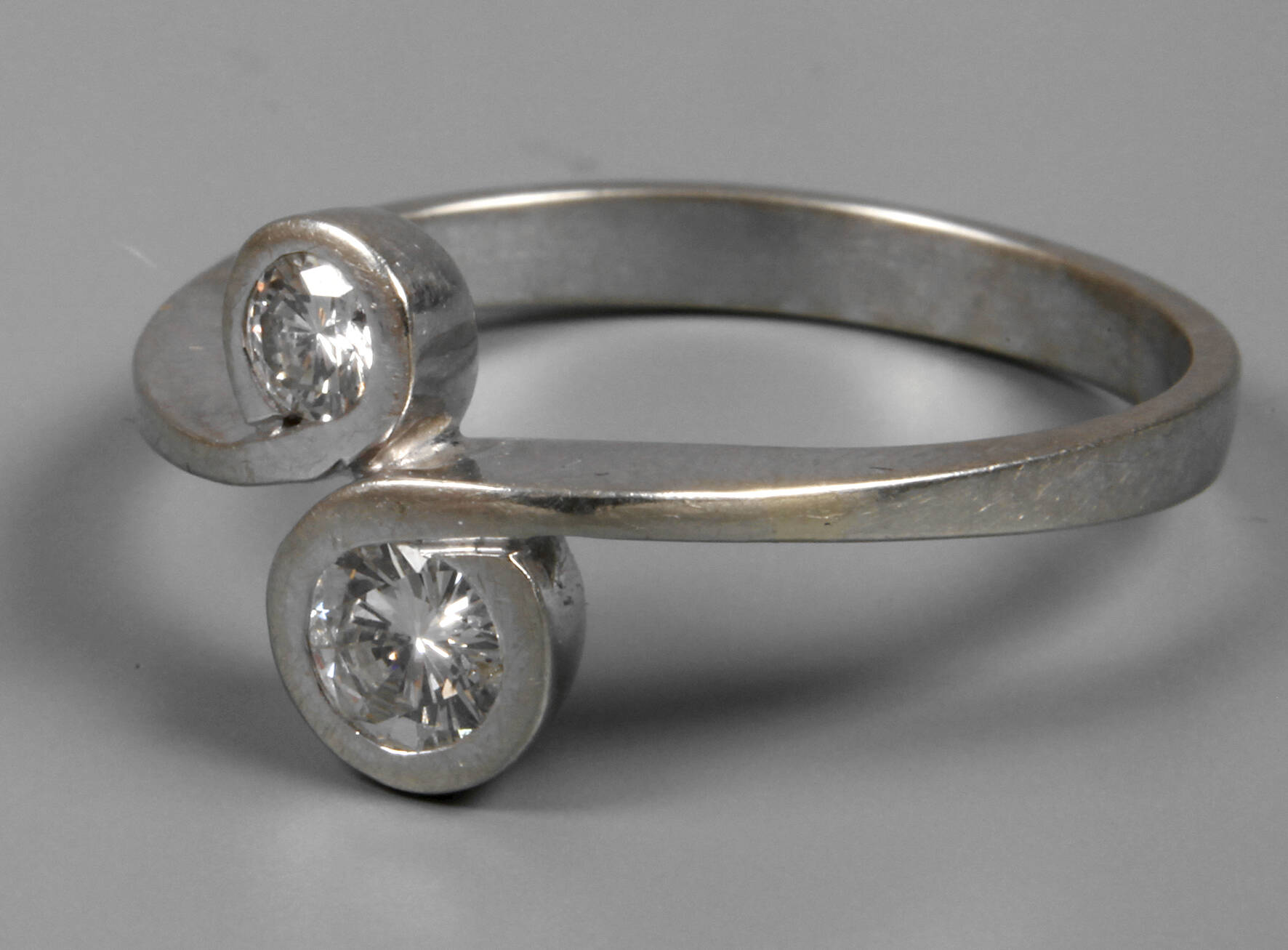 Damenring mit Brillant