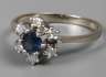 Damenring mit Saphir und Diamanten