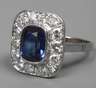 Ring mit feinem Saphir und Brillanten