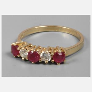 Damenring mit Brillanten und Rubinen