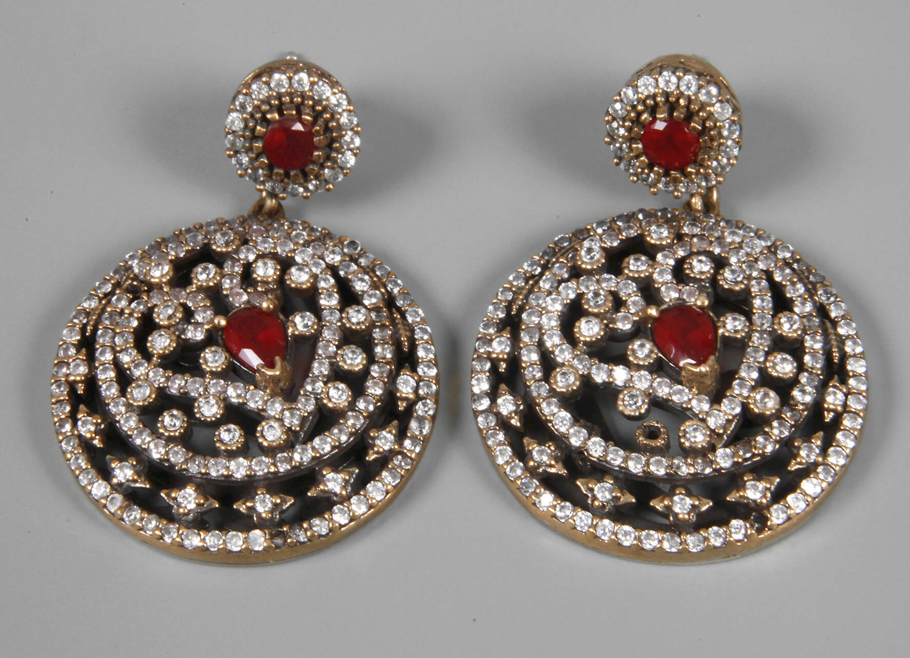 Paar prächtige Ohrhänger