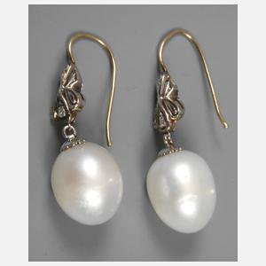 Paar Perlenohrhänger mit Diamanten