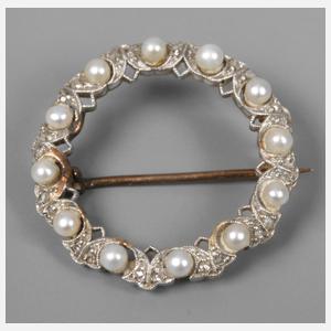 Brosche mit Perlenbesatz
