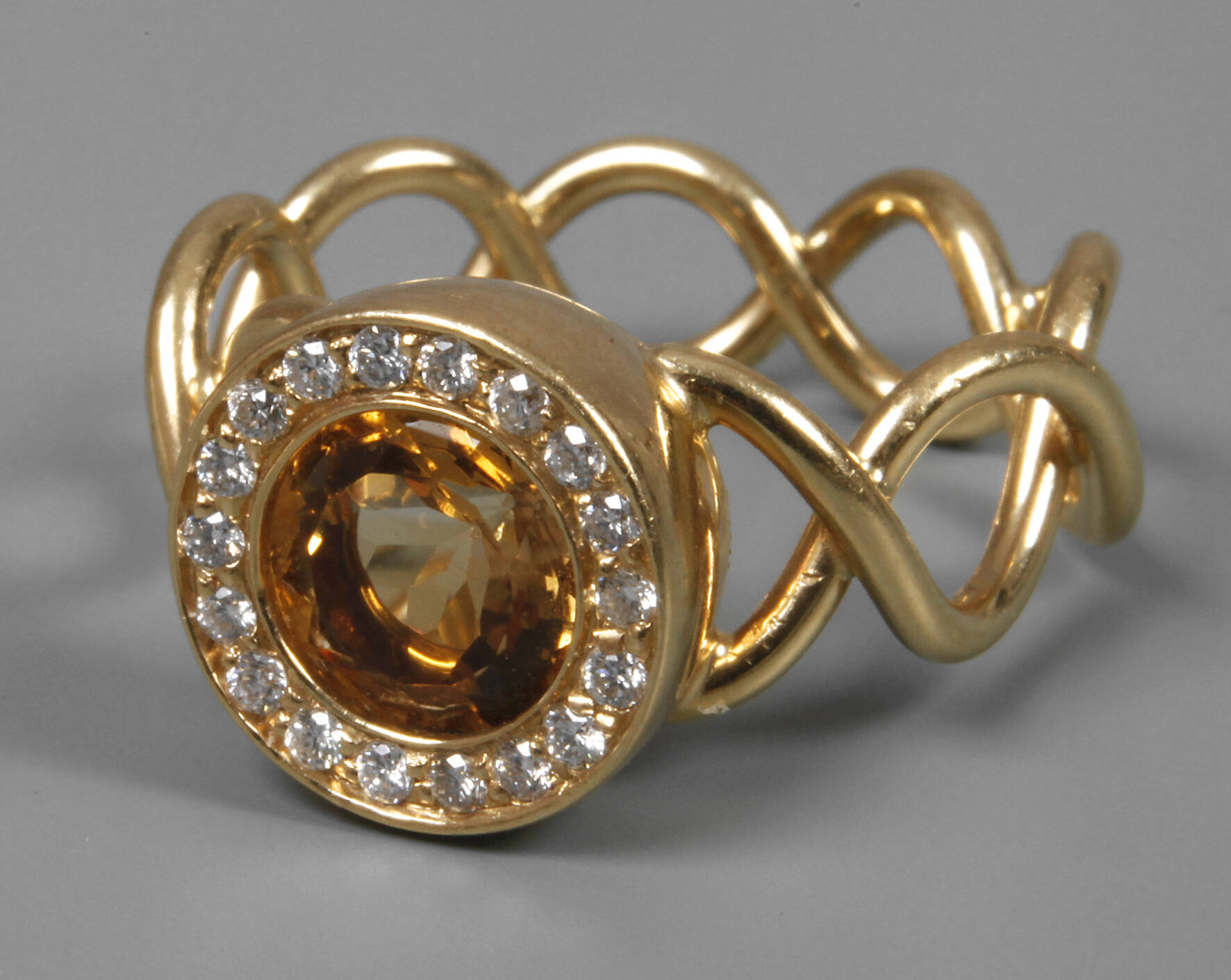 Damenring mit Citrin und Brillanten