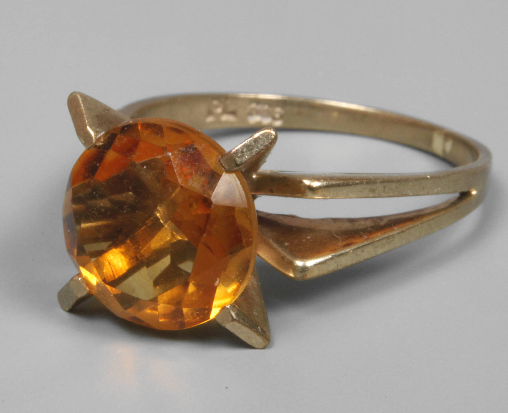 Damenring mit Citrin
