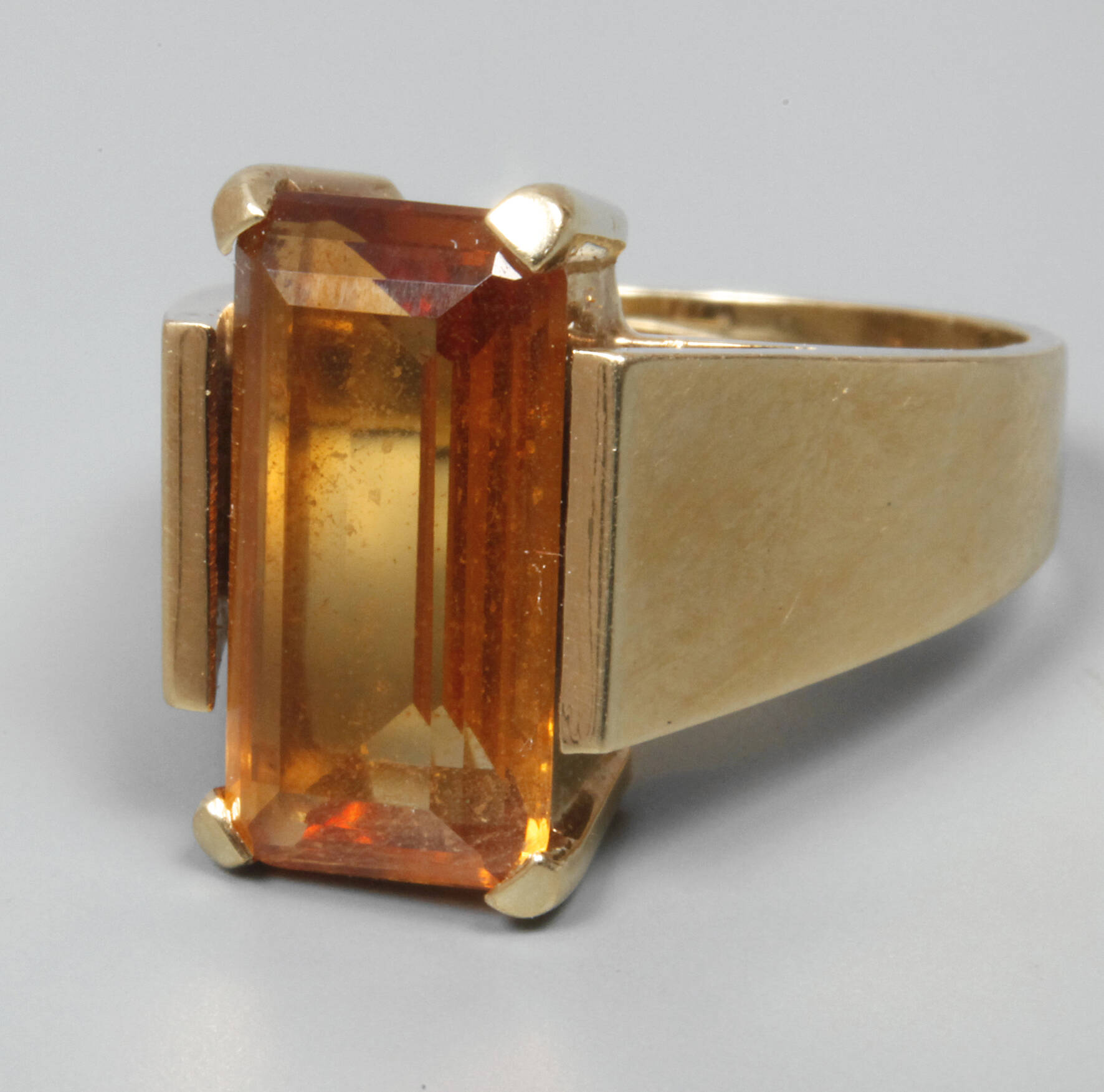 Damenring mit Citrin