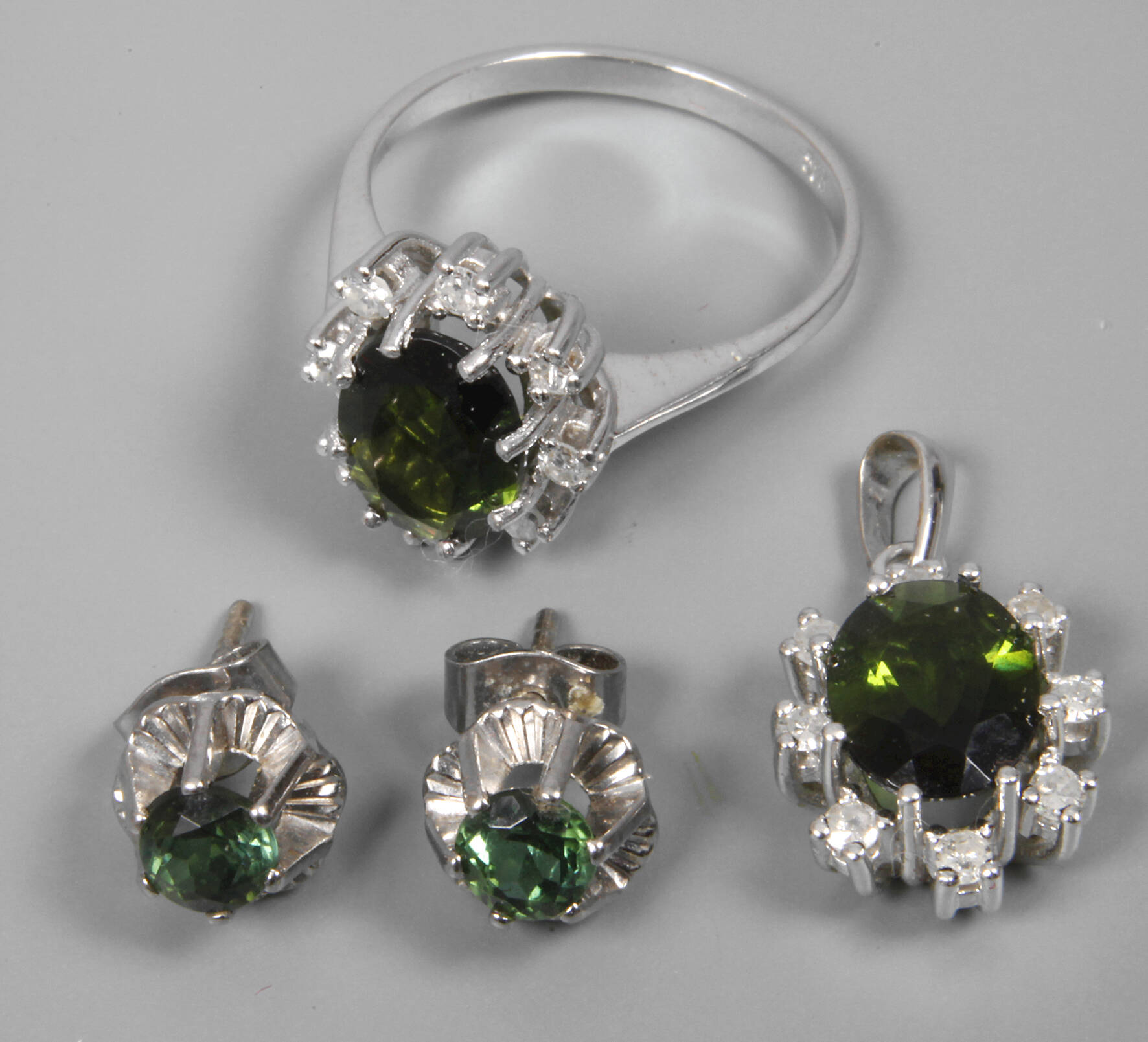 Schmuckset mit Turmalinen und Brillanten