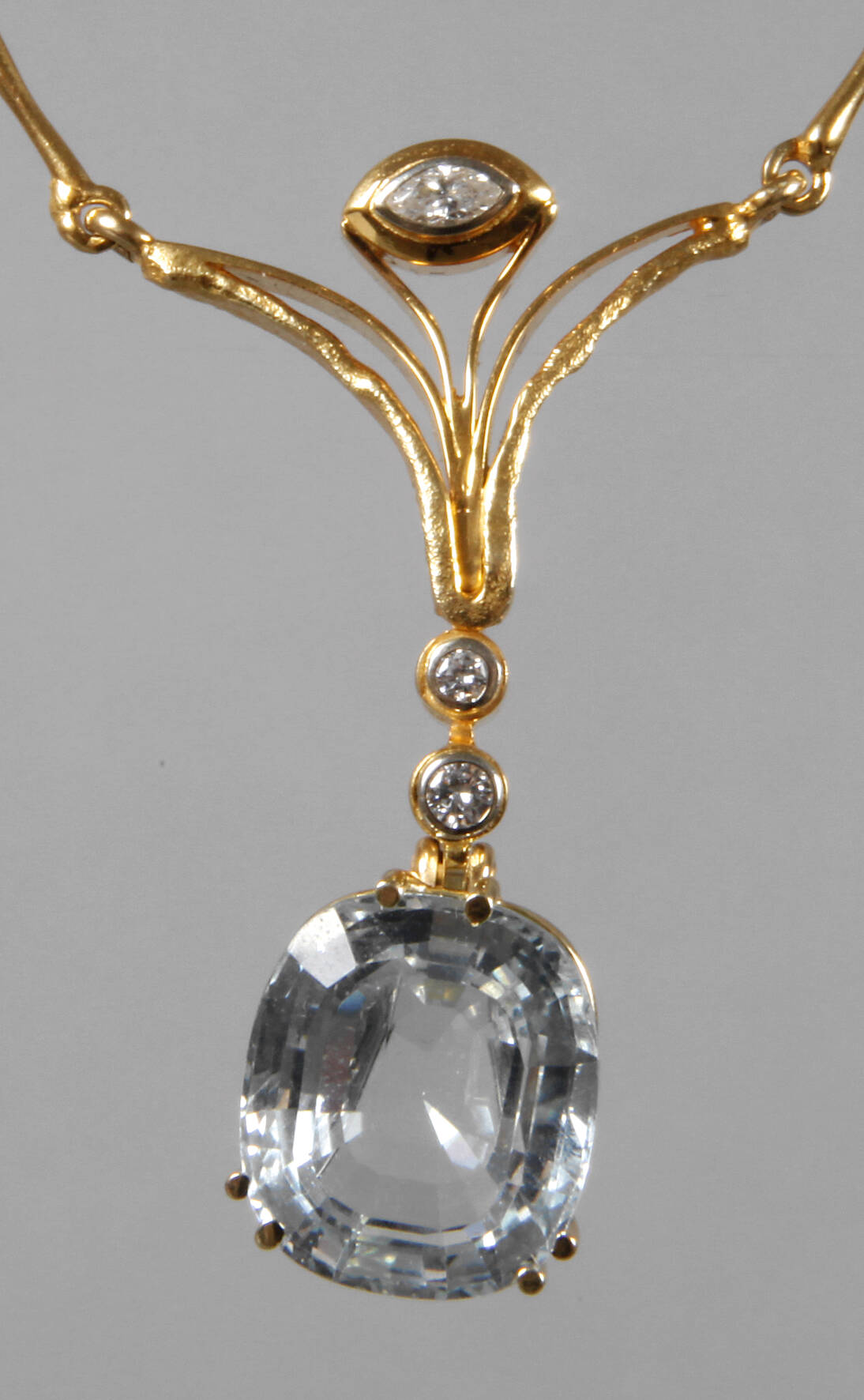 Collier mit Aquamarin und Brillanten