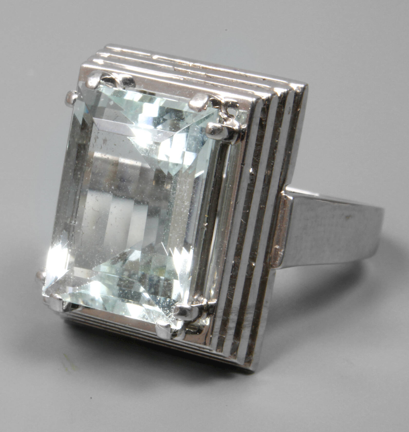 Damenring mit Aquamarin