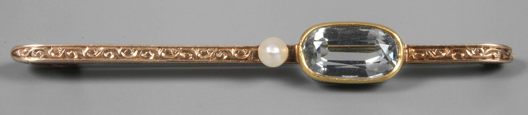 Brosche mit Aquamarin und Perle