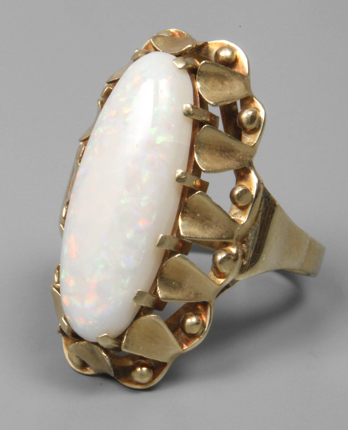 Damenring mit Edelopal