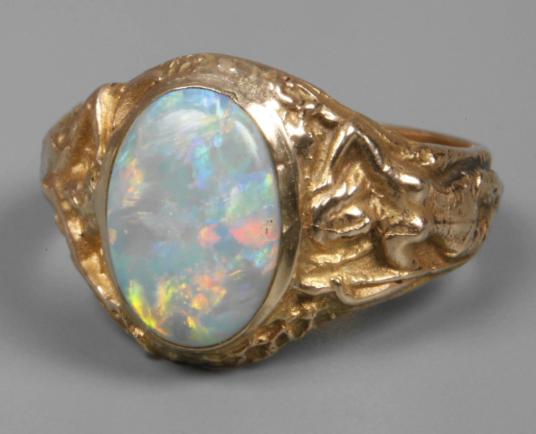 Damenring mit Edelopal