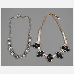 Weiss, Collier mit Besatz