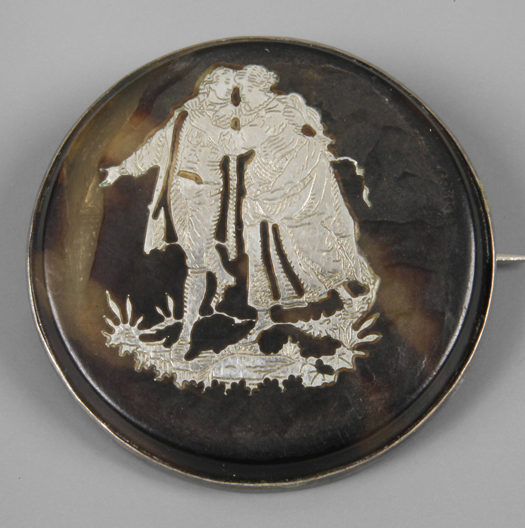 Brosche mit Silbereinlage