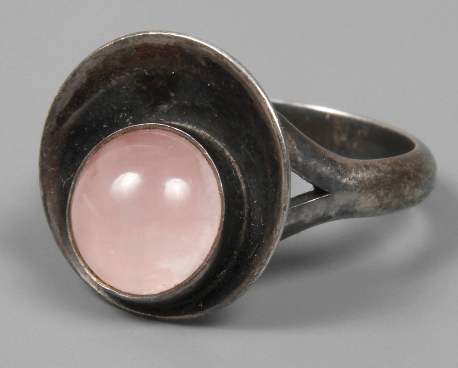 Designerring mit Rosenquarz