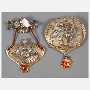 Zwei Broschen Deutsches Theater