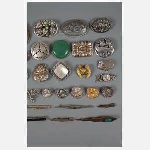 Großes Konvolut Broschen