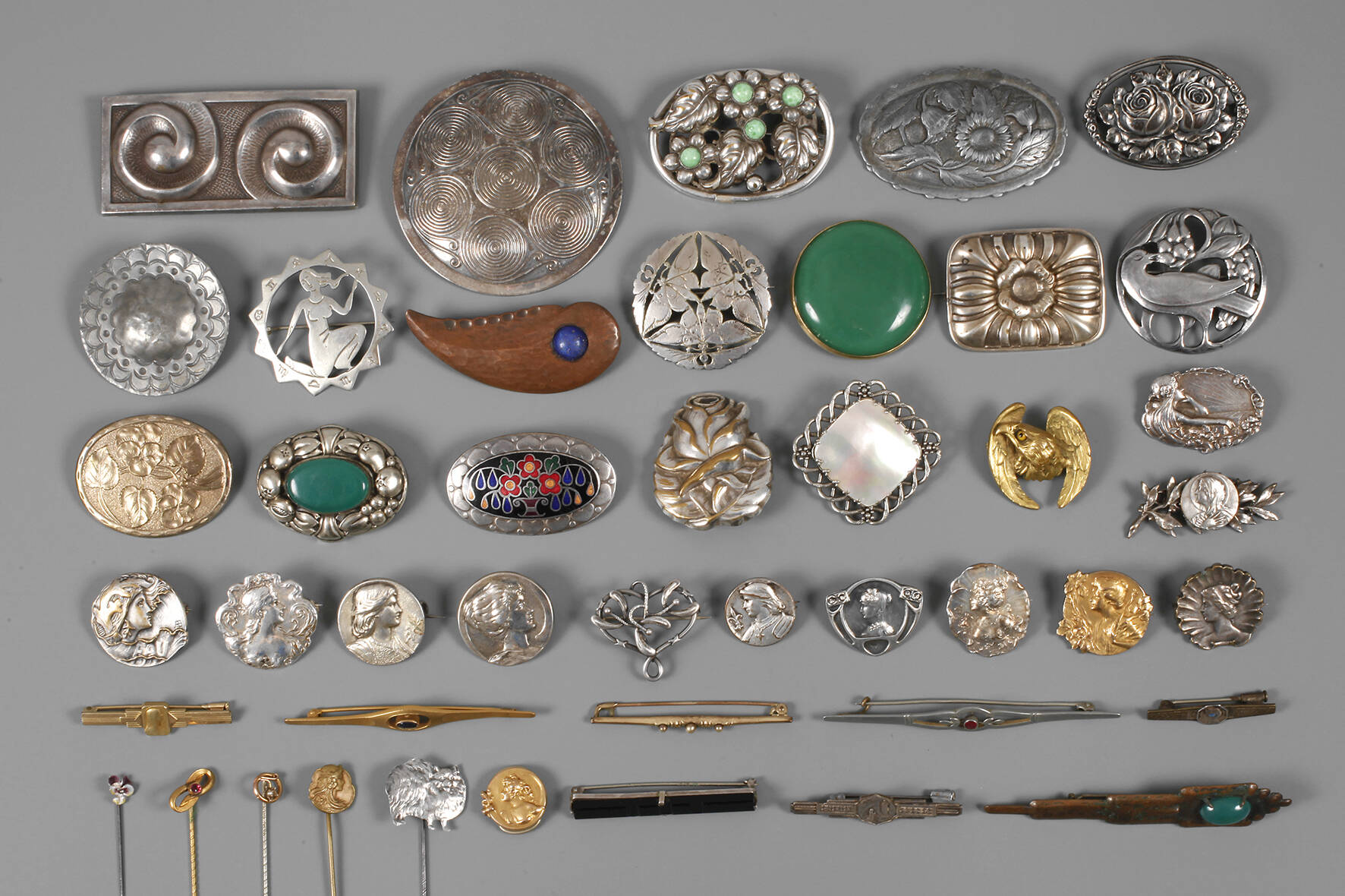 Großes Konvolut Broschen