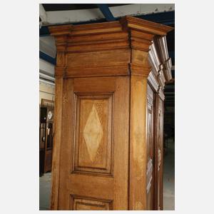 Barocker Hallenschrank