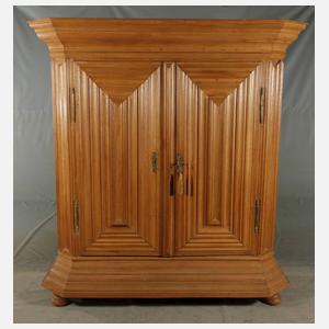 Großer Frankfurter Hallenschrank