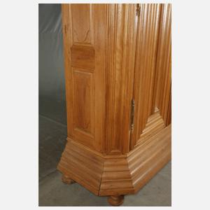 Großer Frankfurter Hallenschrank