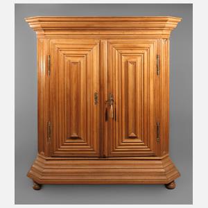 Großer Frankfurter Hallenschrank