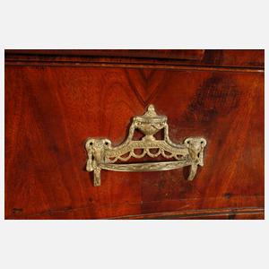 Großer Aufsatzschrank Louis Seize