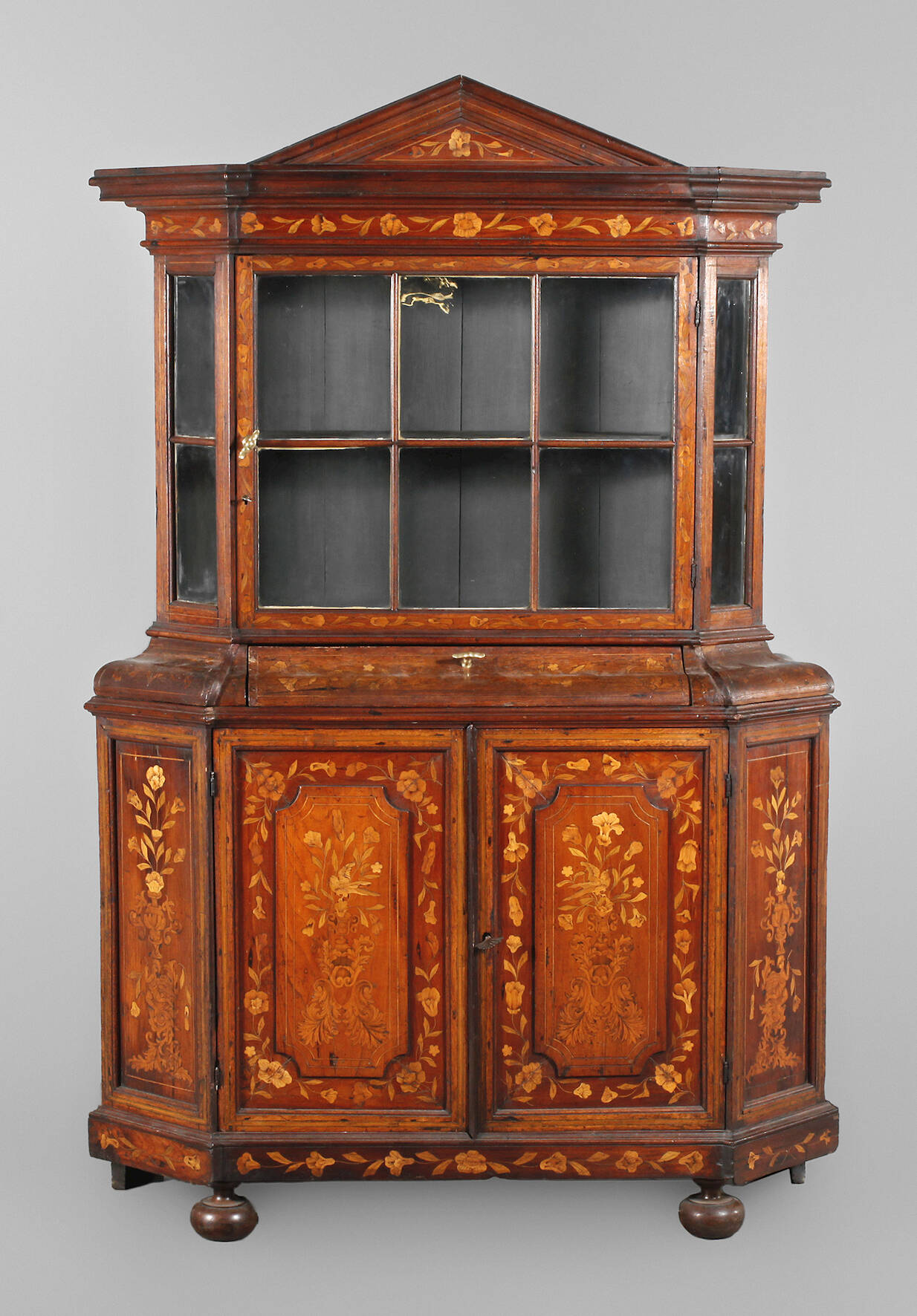 Vitrine im Barockstil