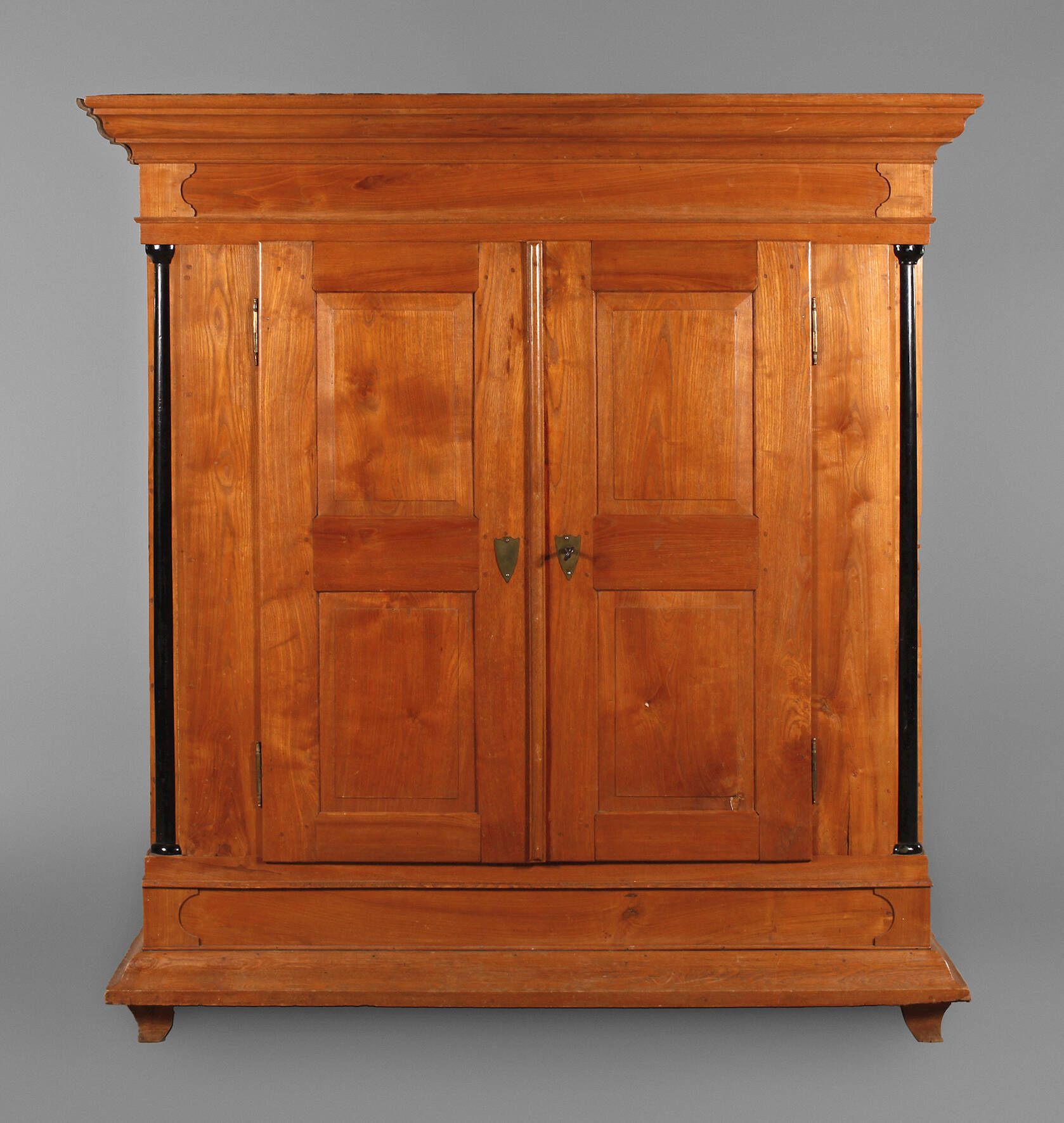 Kleiderschrank Biedermeier