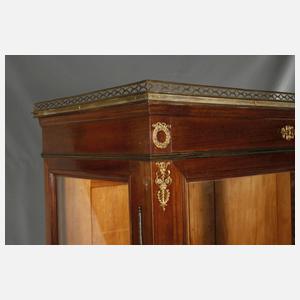 Neoklassizistische Vitrine