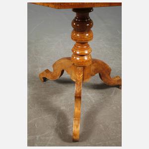 Intarsiertes Tischchen