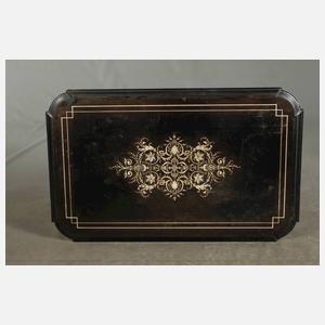 Tisch Neorenaissance