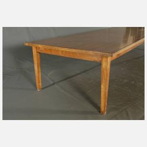 Übergroßer Arbeitstisch