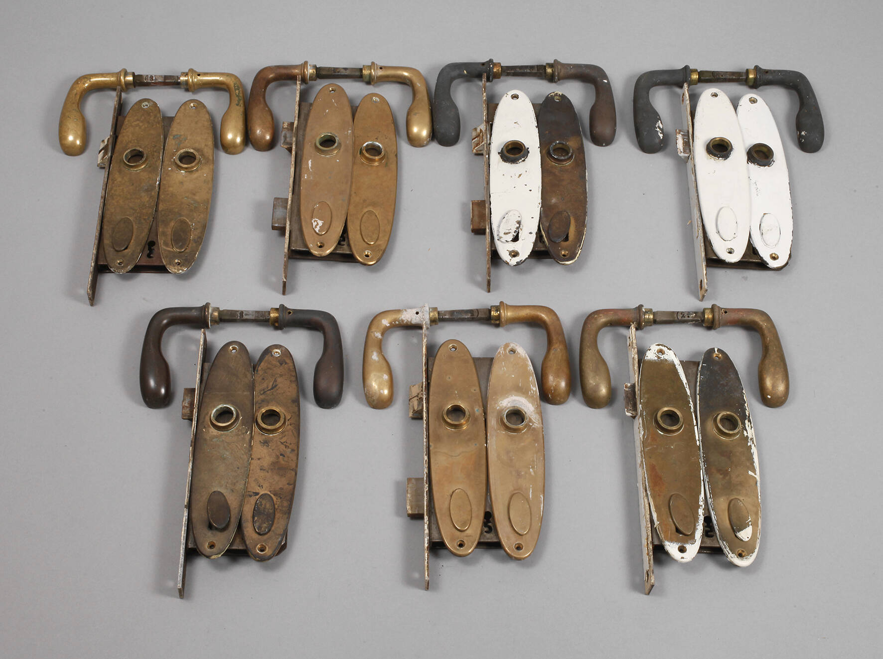 Sieben Drückergarnituren