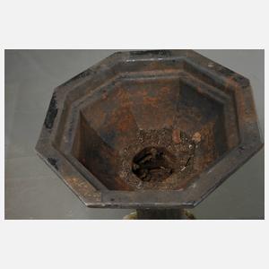 Eisengusspflanzschale