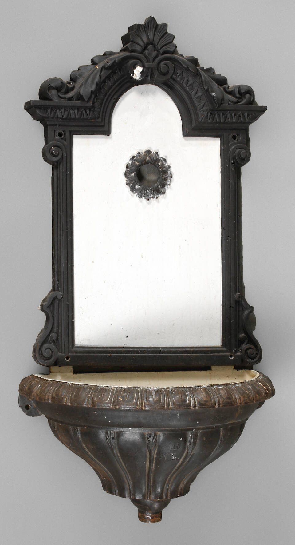 Wandwaschbecken Historismus