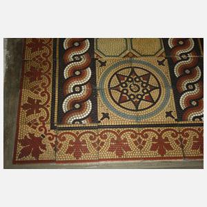 Feiner Fliesenteppich HIstorismus