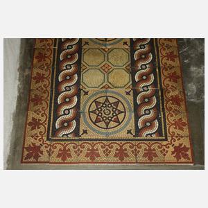 Feiner Fliesenteppich HIstorismus