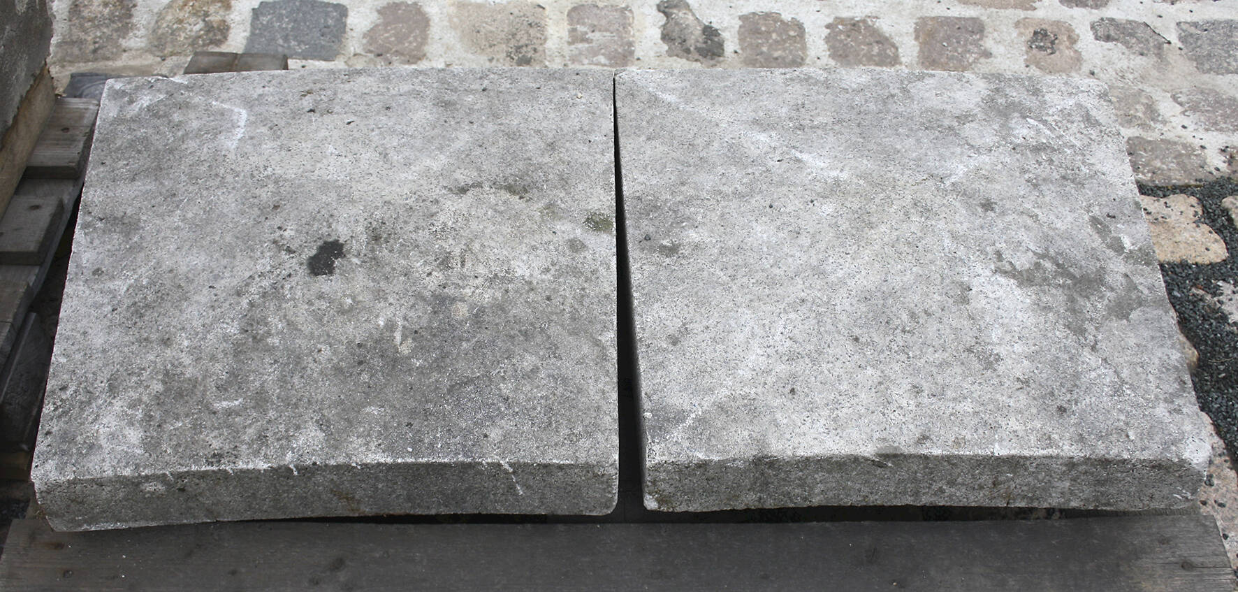 Paar Säulenabdeckungen