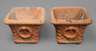 Paar Terrakottapflanzgefäße
