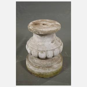 Pflanzgefäß mit Sockel