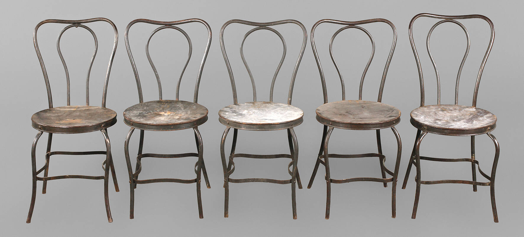 Fünf Gartenstühle Eisen