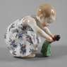 Meissen "Kind mit Puppe, tanzend"