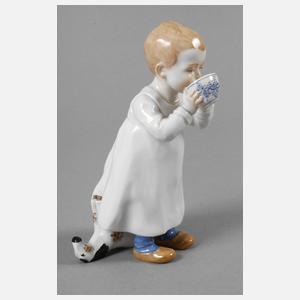 Meissen "Kind, aus einer Tasse trinkend"