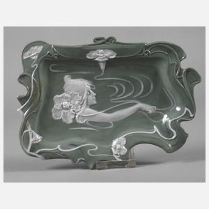 Reliefbild mit Frauenkopf